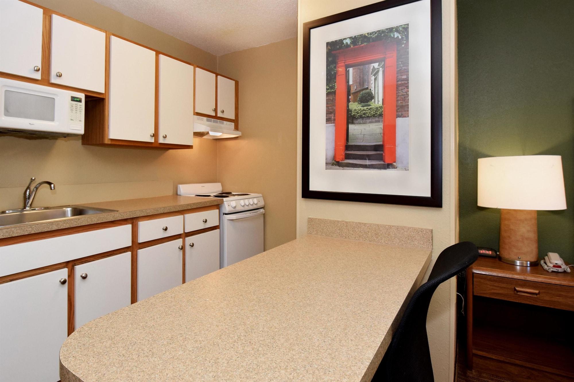 Extended Stay America Select Suites - Detroit - Ann Arbor - University South Exterior photo