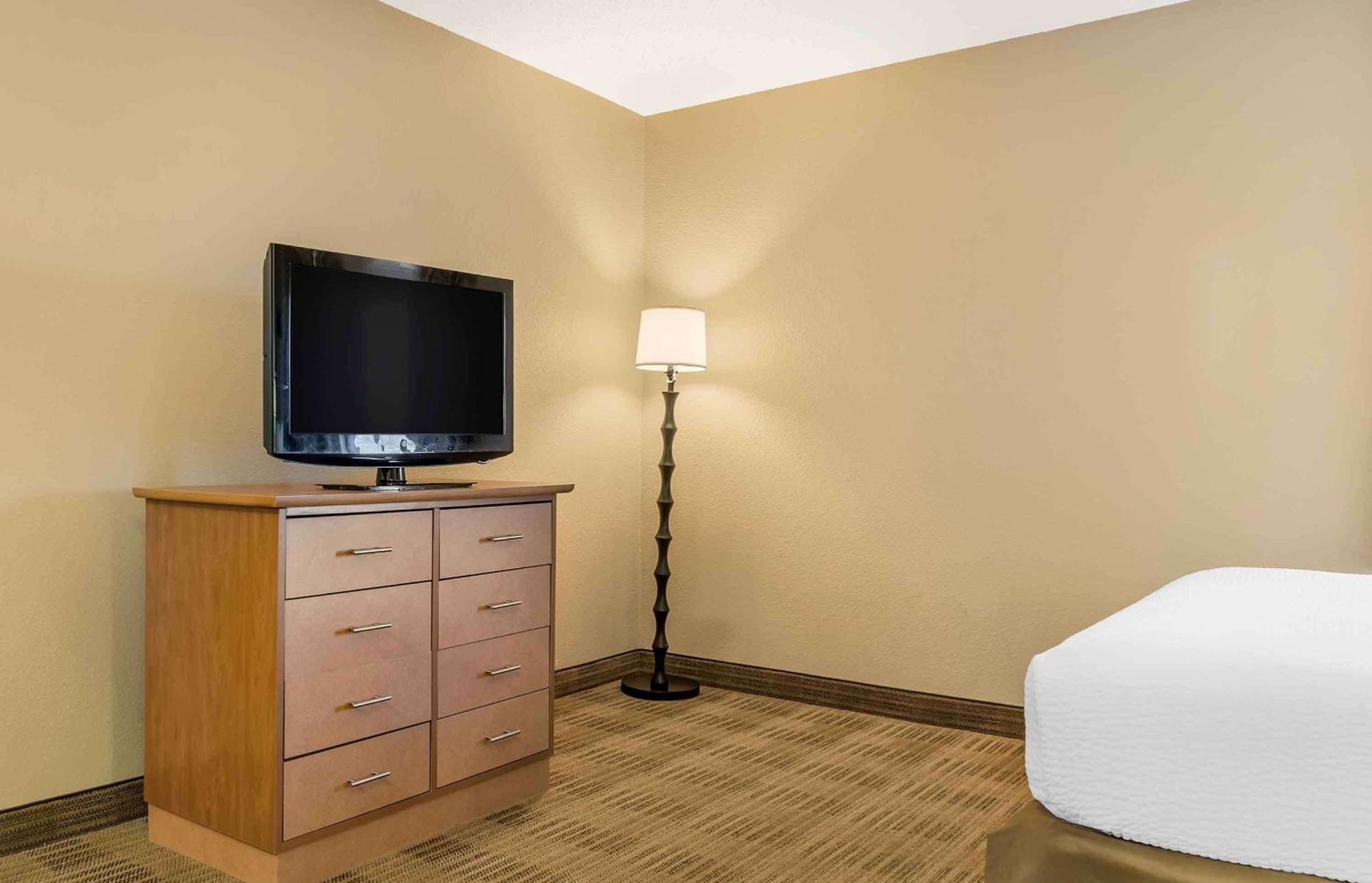 Extended Stay America Select Suites - Detroit - Ann Arbor - University South Exterior photo