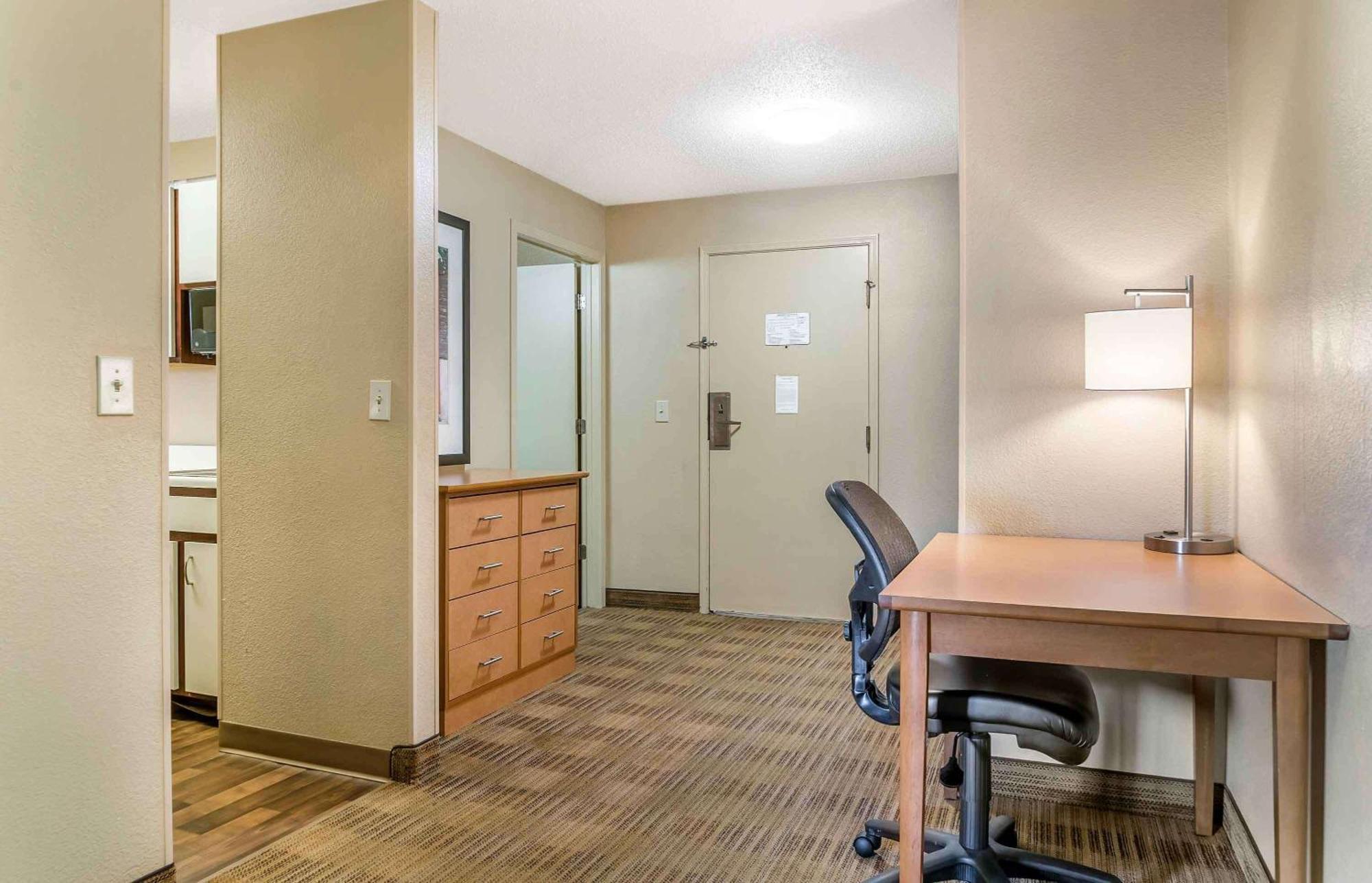 Extended Stay America Select Suites - Detroit - Ann Arbor - University South Exterior photo