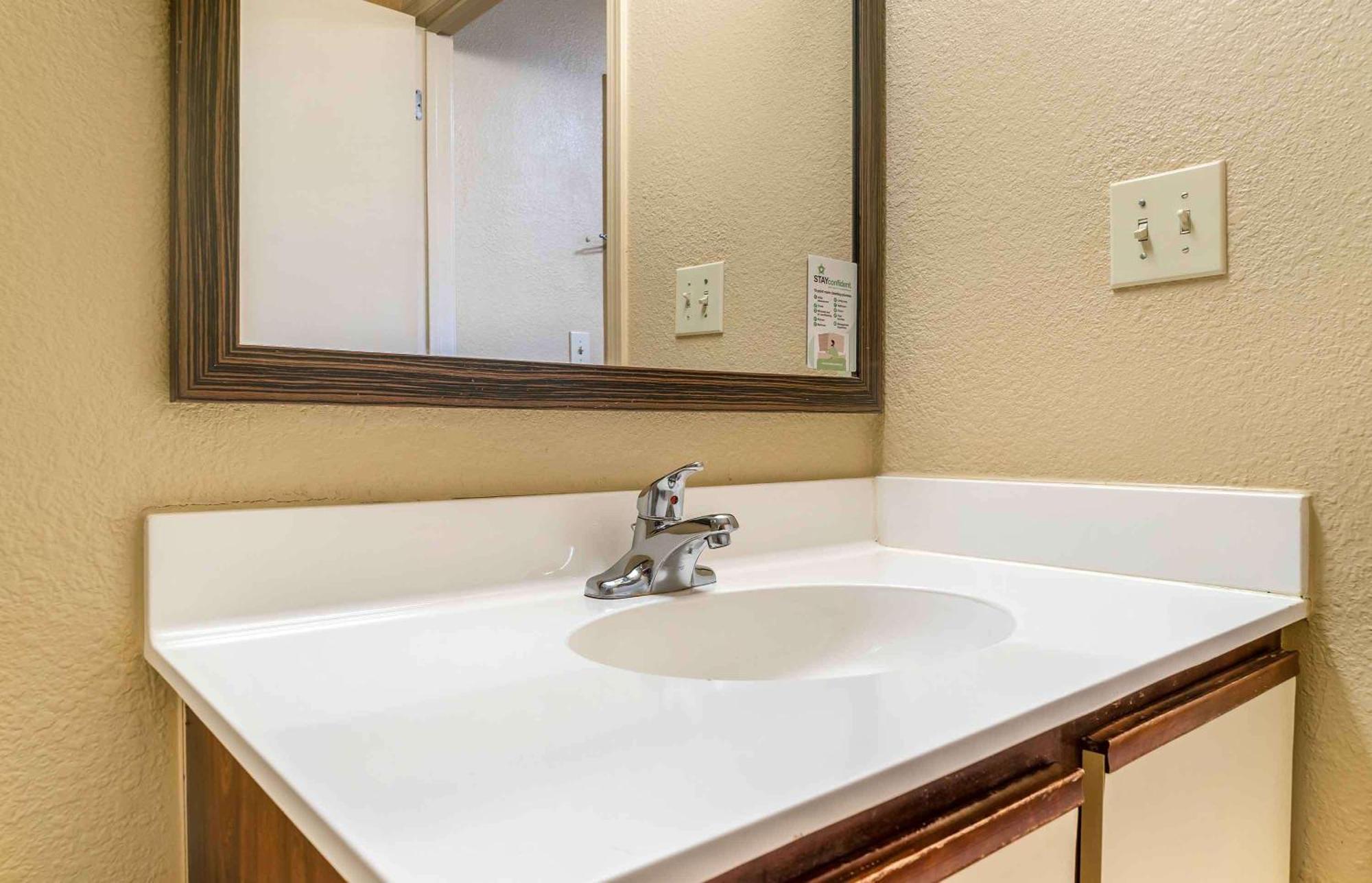 Extended Stay America Select Suites - Detroit - Ann Arbor - University South Exterior photo