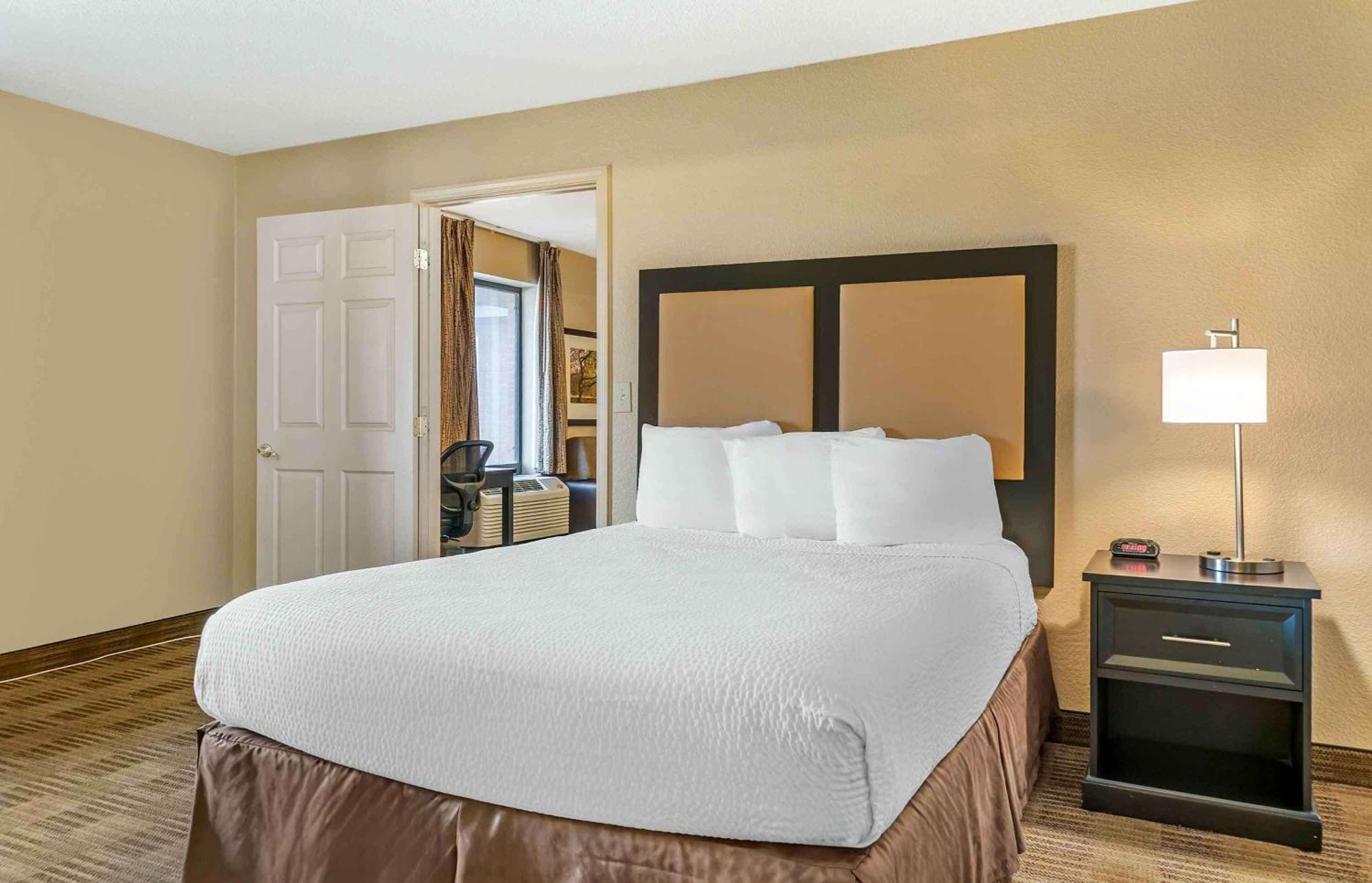 Extended Stay America Select Suites - Detroit - Ann Arbor - University South Exterior photo