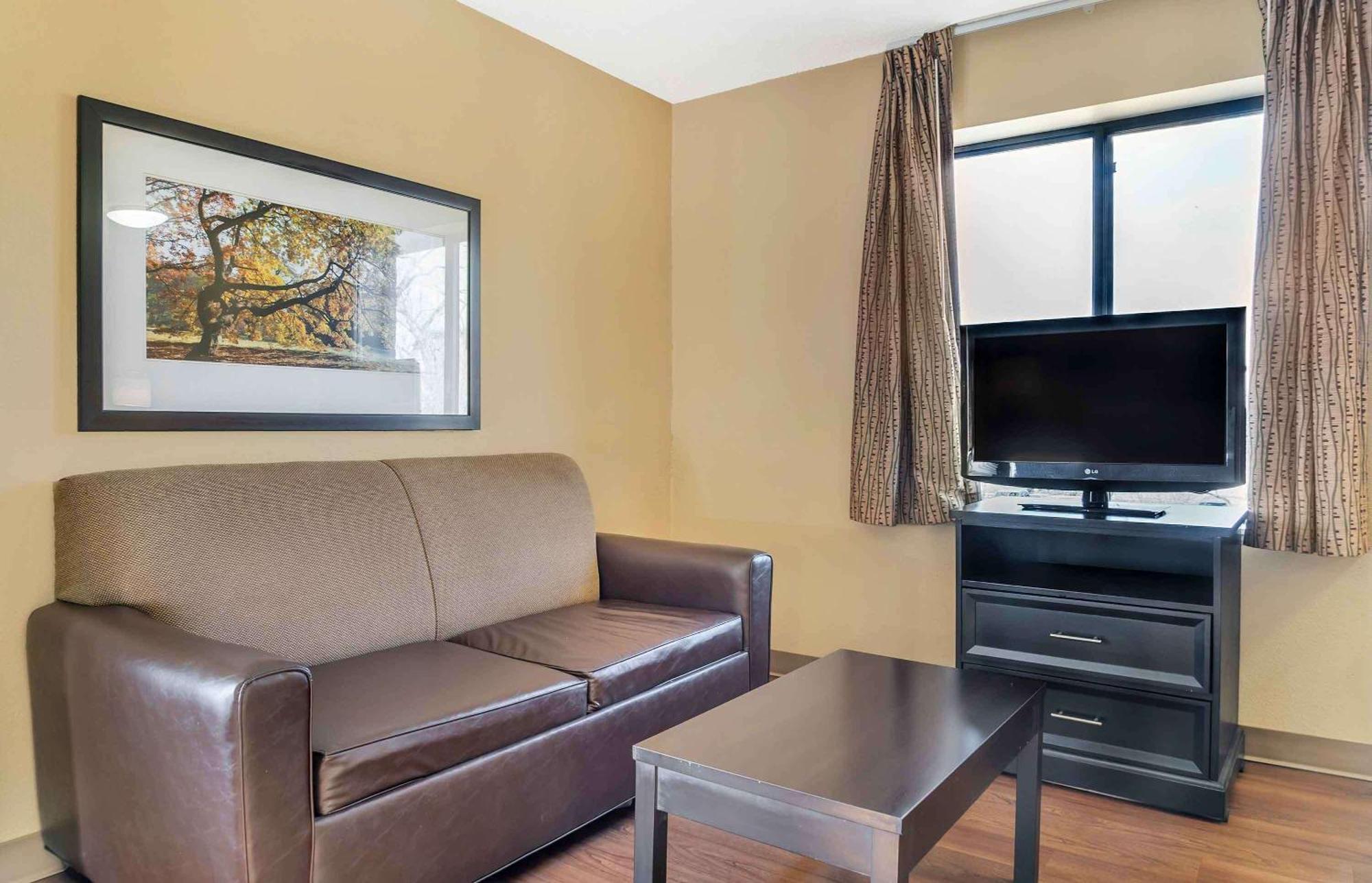 Extended Stay America Select Suites - Detroit - Ann Arbor - University South Exterior photo
